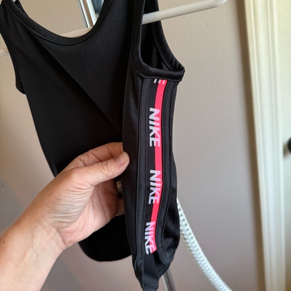 Nike Toddler girls Dri-Fit Black Tank Top with Pink Swoosh-size 2t - Picture 6 of 7